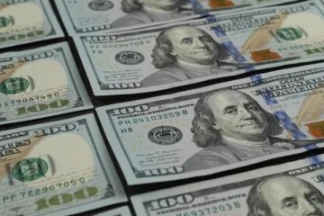 Sube igual: el dólar mayorista aumentó por primera vez en seis días y volvió a los $1.400