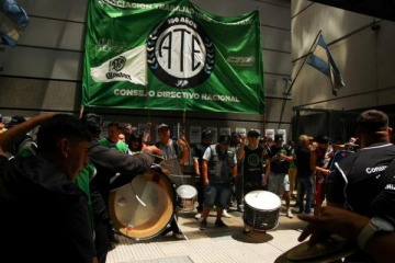 El Gobierno advirtió que descontará el día a quienes adhieran al paro de ATE