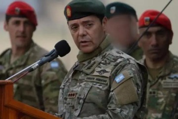 Foto de El teniente Carlos Presti no pasar a retiro para poder aceptar el cargo en Defensa: "Est contemplado en la ley"