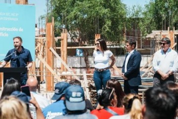 Foto de Kicillof y Otermn recorrieron la obra de ampliacin de un Polo Educativo en Lomas de Zamora