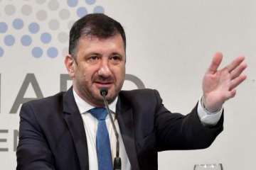 Foto de El exdespacho del senado de Edgardo Kueider fue transformado en un oratorio religioso