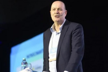 Gimnasia dejó afuera a Sturzenegger por una deuda y el ministro no pudo votar