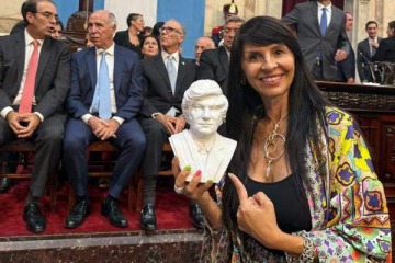 Foto de Lorena Villaverde retir su renuncia como diputada ante la falta de respaldo para asumir en el Senado