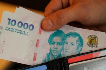 El Gobierno fijó aumentos escalonados hasta agosto de 2026 del Salario Mínimo, Vital y Móvil