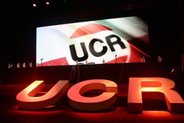 La UCR define nuevas autoridades en medio de su interna 