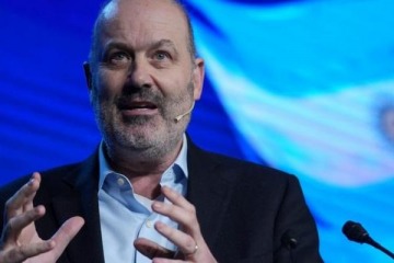 Sturzenegger aseguró que la reforma laboral generará "más empleo y mejores salarios"