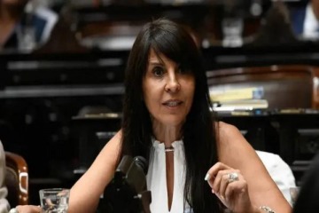 Embargaron el sueldo de una diputada libertaria por irregularidades en la venta de terrenos
