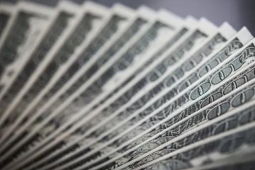 D&oacute;lar con leves ajustes y expectativa en el mercado por el debut del nuevo esquema de bandas