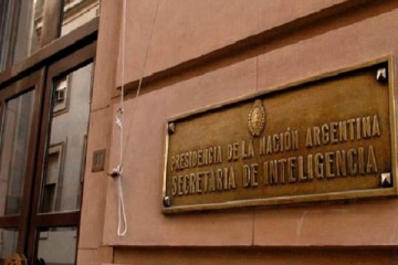 Presentaron un amparo contra el DNU que ampl&iacute;a facultades de la SIDE