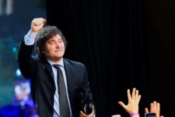 Tras reunir a su mesa pol&iacute;tica, Javier Milei viaja a Jes&uacute;s Mar&iacute;a para participar del Festival de Doma y Folklore