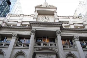 Pese a las compras del BCRA y los elogios del FMI, las reservas vuelven a caer por pagos de deuda