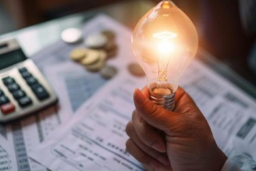 Foto de Informe: una familia sin subsidios tiene gastos por $190.000 en luz, gas, agua y transporte