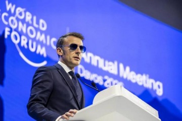 "No hay que ceder a la ley del m&aacute;s fuerte": Macron se plant&oacute; en Davos contra Trump por Groenlandia