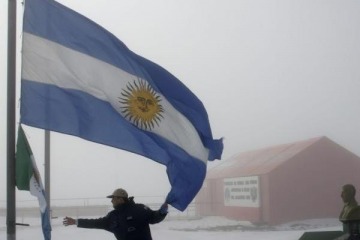 Alerta ambiental en la Ant&aacute;rtida: investigan graves irregularidades en una base argentina