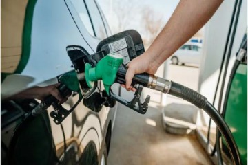 El Gobierno oficializ&oacute; un aumento en los impuestos al combustible: cu&aacute;les ser&aacute;n los precios de la nafta y el gasoil en febrero