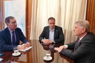 Reforma laboral, deudas, viviendas y rutas: los planteos de Ziliotto a Santilli y Adorni