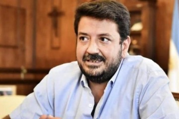 Mena volvi&oacute; a cruzar a Capuchetti por el atentado a CFK: �Deje de inventar y obstaculizar� 