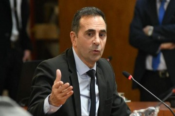 En defensa de la reforma laboral, el secretario de Trabajo sostuvo que �los j&oacute;venes no quieren irse 35 d&iacute;as de vacaciones�