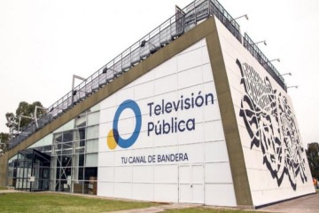 El Gobierno cambiar&aacute; el nombre de la TV P&uacute;blica y advirti&oacute; que recortar&aacute; 500 puestos de trabajo en el &aacute;rea de medios 
