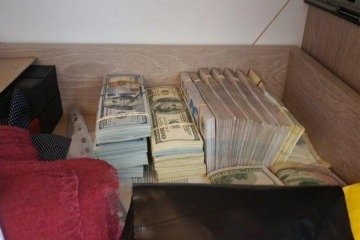 Causa ANDIS: las fotos de la suma millonaria que la PFA hall&oacute; en el departamento de Ornella Calvete