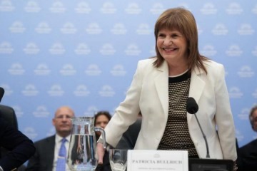 Foto de Senado: Bullrich apura una doble sesión para aprobar la reforma laboral y la Ley Penal Juvenil en la misma semana