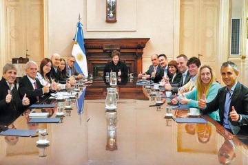 El Gobierno re&uacute;ne al Gabinete para blindar la estrategia parlamentaria en una semana clave