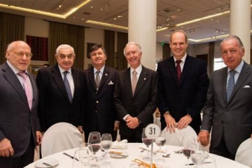 Foto de Tras reunirse con Adorni, "el Grupo de los 6" rechaz� el cr�dito en d�lares para el mercado inmobiliario