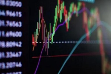 Foto de Mercados en alerta: el Merval cae y Mercado Libre se desploma en Wall Street en medio de la apuesta de caputo por m�s deuda