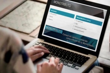 Tras la pol&eacute;mica con los monotributistas, el Gobierno neg&oacute; la recategorizaci&oacute;n de oficio por transferencias personales