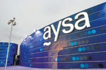 Luis Caputo confirm&oacute; que el Gobierno avanzar&aacute; con la privatizaci&oacute;n de AySA