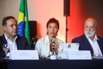 Mayra Mendoza participa en Brasil de un encuentro regional para impulsar obras h&iacute;dricas al sur del conurbano