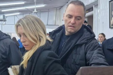 Foto de Adorni sobre el viaje con su esposa en avi�n presidencial y hotel de lujo: �Una semana a deslomarme a Nueva York, quer�a que me acompa�e�