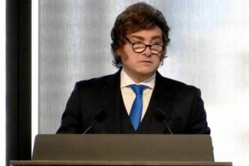 Foto de Milei insisti� en justificar el cierre de f�bricas: "Los empleos que se destruyen se van a crear en otro sector"