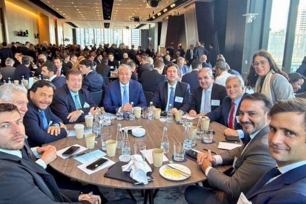 All inclusive: los gobernadores que viajaron a Nueva York a respaldar el plan económico de Javier Milei