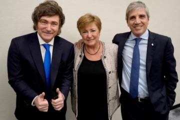 El FMI presiona a Milei por el cepo al d&oacute;lar y le congela la &uacute;ltima revisi&oacute;n y los USD 1000 millones