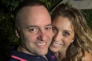 M&aacute;s complicado: avanzan en la Justicia las causas contra Adorni por sus ostentosos viajes a EEUU y Punta del Este