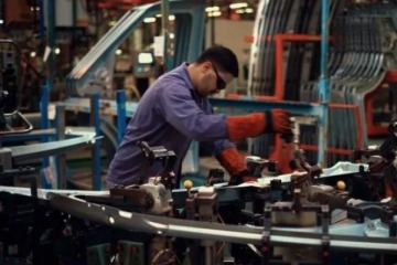 Un informe advierte que la industria argentina retrocedi&oacute; a niveles de 2003
