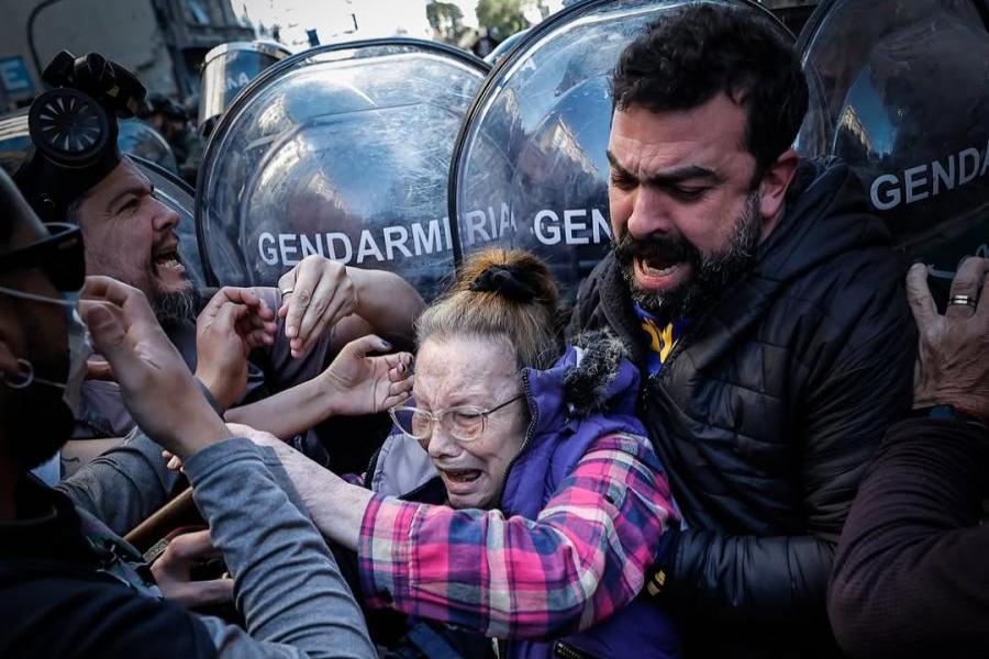 V-Dem: Argentina entra en la lista de países con mayor retroceso democrático desde la llegada de Milei