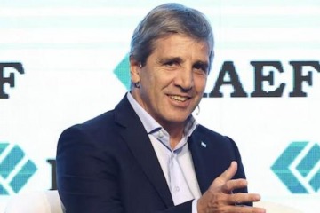 Ins&oacute;litas definiciones de Caputo: habl&oacute; de �da&ntilde;o psicol&oacute;gico� y defendi&oacute; la toma de deuda