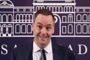 Al final s&iacute; hay plata: Adorni compr&oacute; el departamento en Caballito sin haber vendido su propiedad anterior