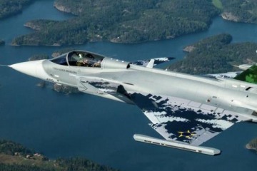 Brasil fabrica su propio caza y marca un contraste inc&oacute;modo con la pol&iacute;tica de defensa argentina