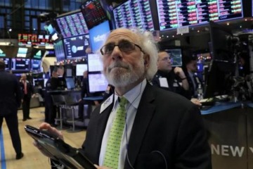 Acciones en rojo y riesgo pa&iacute;s en alza: la fragilidad financiera vuelve a escena