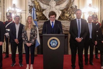 Milei se mostr&oacute; con su c&iacute;rculo m&aacute;s cercano de cara a la cadena nacional por YPF