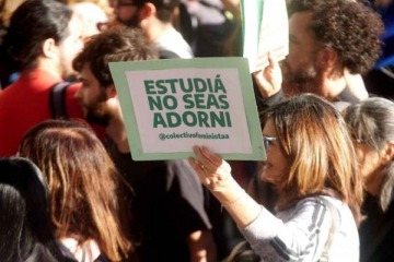 Universidades: docentes y estudiantes realizar&aacute;n clases abiertas y p&uacute;blicas frente a una de las casas de Adorni en Caballito