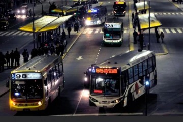 AMBA: colectivos reducen hoy frecuencia ante el aumento de las naftas que autoriza el Gobierno