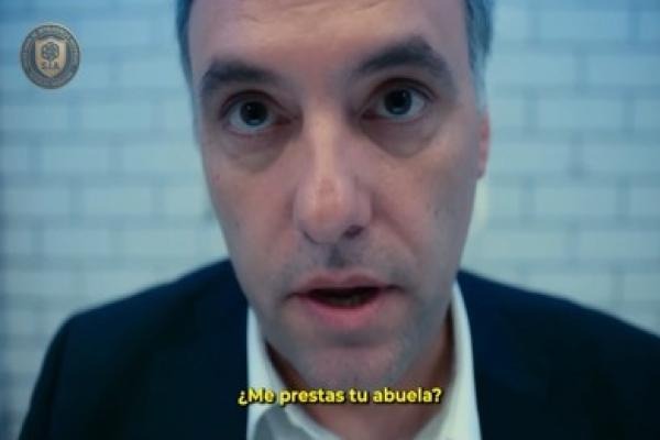 "Me prestás a tu abuela?": burla con IA a Adorni por las jubiladas que le financiaron el ... thumbnail