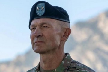 El Secretario de Defensa desplaz&oacute; al jefe del Ej&eacute;rcito de EE.UU. en medio de la guerra con Ir&aacute;n 