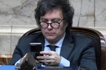 Foto de Ni Clar�n ni La Naci�n se salvaron: Milei pas� el finde XXL insultando periodistas