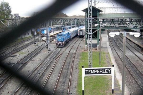 Terror en el Tren Roca: delincuente tomó de rehen a una pasajera en la estación Temperley y amenazó con explosivos