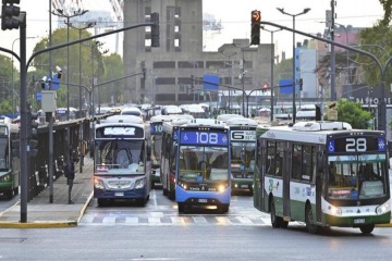 Ultimatum: empresas de colectivo advierten al Gobierno que sin fondos no pagar&aacute;n sueldos